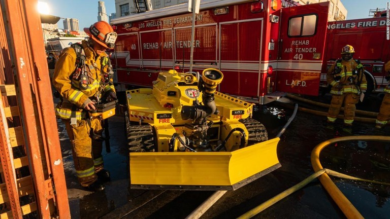 消火活動に携わるロボット「Ｔｈｅｒｍｉｔｅ　ＲＳ３」が登場/Courtesy LAFD Foundation 