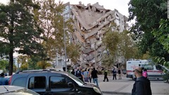 エーゲ海で強い地震、トルコとギリシャで２２人死亡　津波も