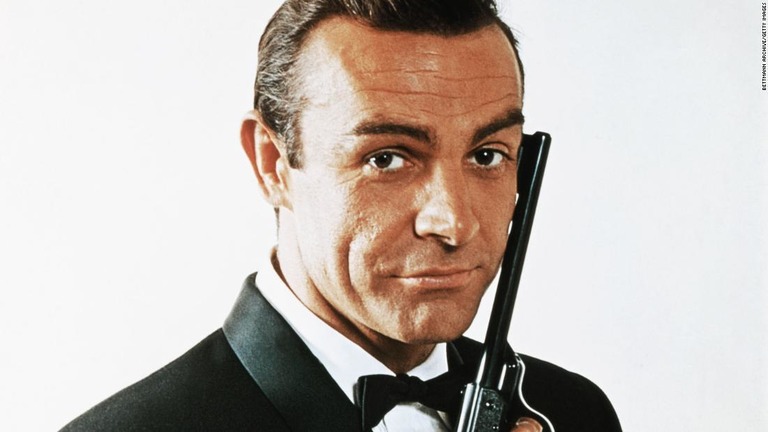 初代ジェームズ・ボンド役などで知られる英俳優、ショーン・コネリーさんが死去した/Bettmann Archive/Getty Images