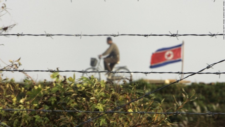 韓国の情報機関によれば、北朝鮮で新型コロナウイルスに備えた緊急な防疫関連法に当局者らが違反した場合、終身刑もしくは死刑で処罰される可能性がある/Cancan Chu/Getty Images AsiaPac/Getty Images