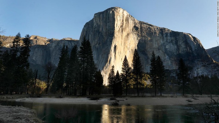 米ヨセミテ国立公園の大岩壁「エルキャピタン」/Carolyn Cole/Los Angeles Times/Getty Images