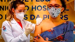ブラジル、中国製ワクチンの治験を中断　有害事象が発生