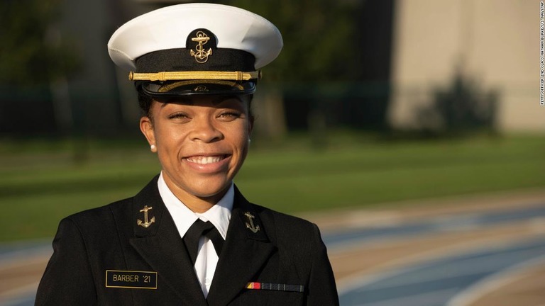 海軍士官学校学生組織のトップに黒人女性で初めて任命されたバーバー士官候補生/Petty Officer 2nd Class Nathan Burke/U.S. Navy/AP