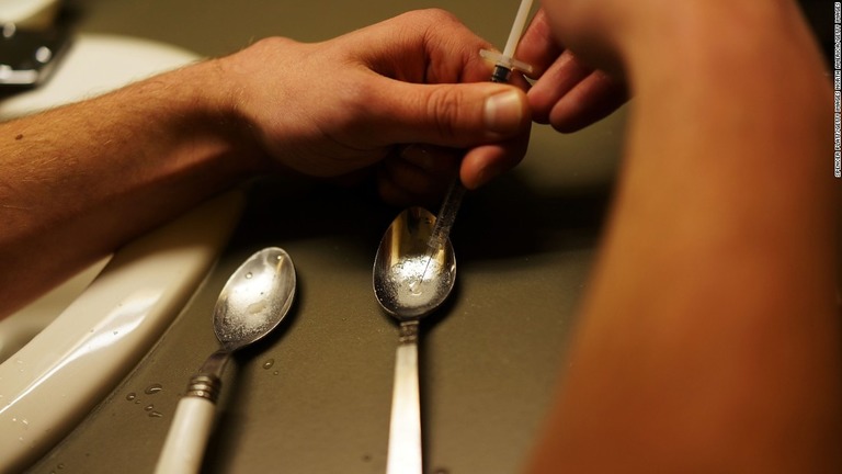 米オレゴン州で、少量の薬物の所持を犯罪としない条例が成立した/Spencer Platt/Getty Images