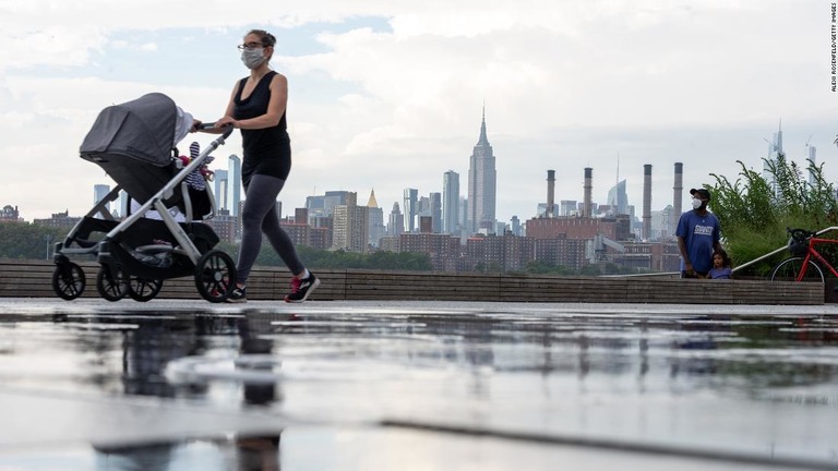 新型コロナウイルスによって米ニューヨーク市の観光業が打撃を受けている/Alexi Rosenfeld/Getty Images