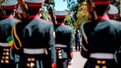 エチオピア首相、少数民族勢力に最後通告　７２時間以内の降伏要求