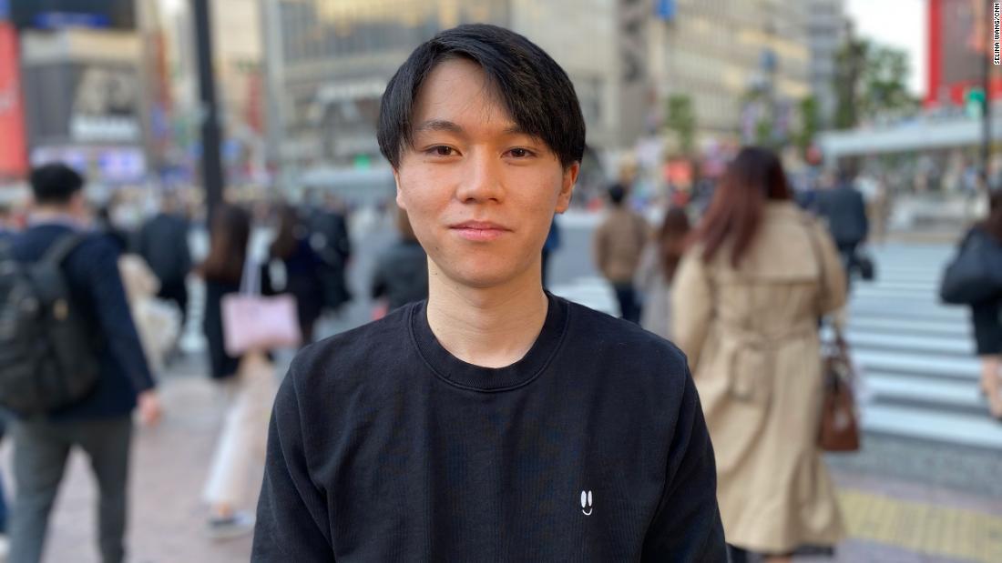 精神衛生の相談に24時間対応するオンラインチャットの窓口を立ち上げた大空幸星さん/Selina Wang/CNN
