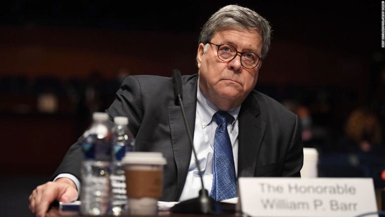 米国のバー司法長官は大統領選での大規模不正に関する証拠は見つかっていないと明らかにした/Matt McClain/Pool/Getty Images