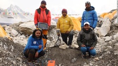 エベレストの標高は８８４８．８６メートル、中国とネパールが共同発表