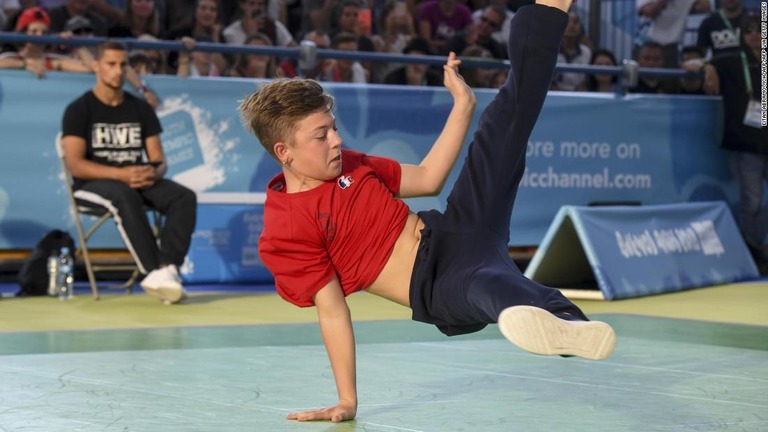 ブレークダンスが２４年のパリ五輪で初採用される/EITAN ABRAMOVICH/AFP/AFP via Getty Images