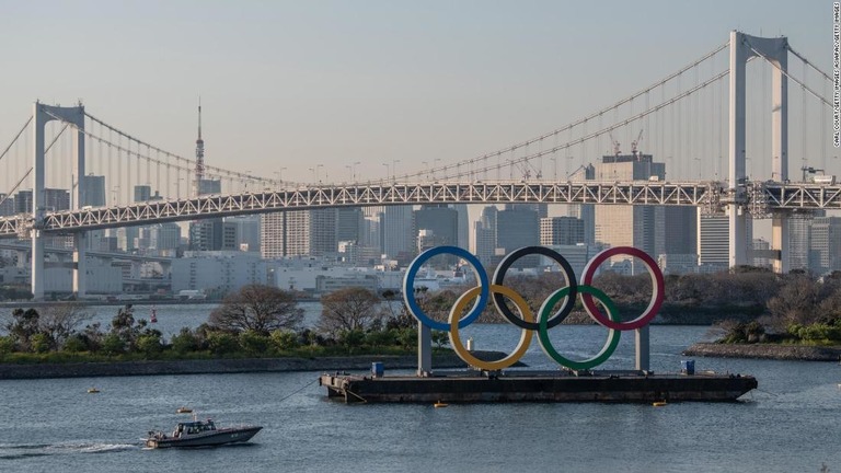 このほど行われた世論調査で、東京五輪・パラリンピックを「中止すべき」との回答が３割を上回った/Carl Court/Getty Images AsiaPac/Getty Images