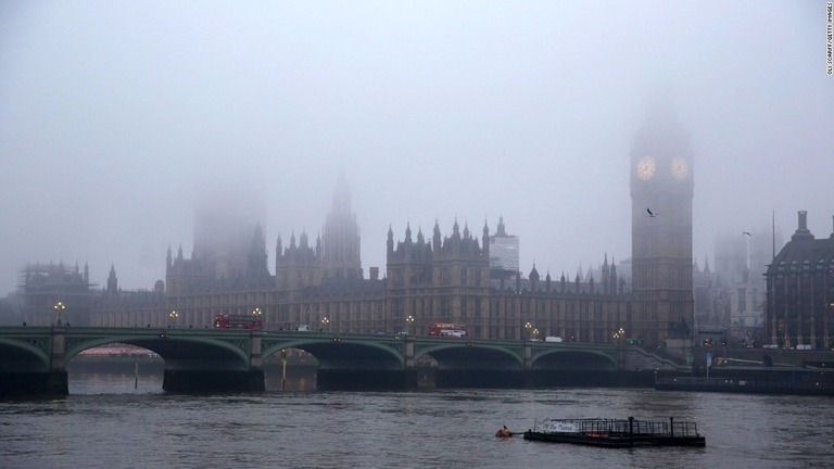 ロンドンでは新型コロナの症例数が急増している/Oli Scarff/Getty Images