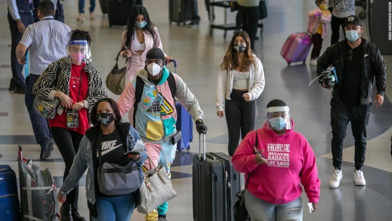 米カリフォルニア州ロサンゼルス国際空港＝１１月２５日/David McNew/Getty Images 