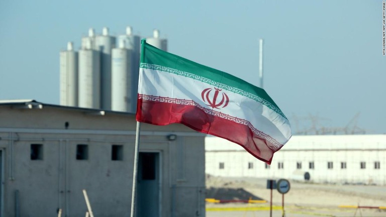 イランがウラン濃縮度を２０％に引き上げる作業を再開した/ATTA KENARE/AFP/AFP via Getty Images
