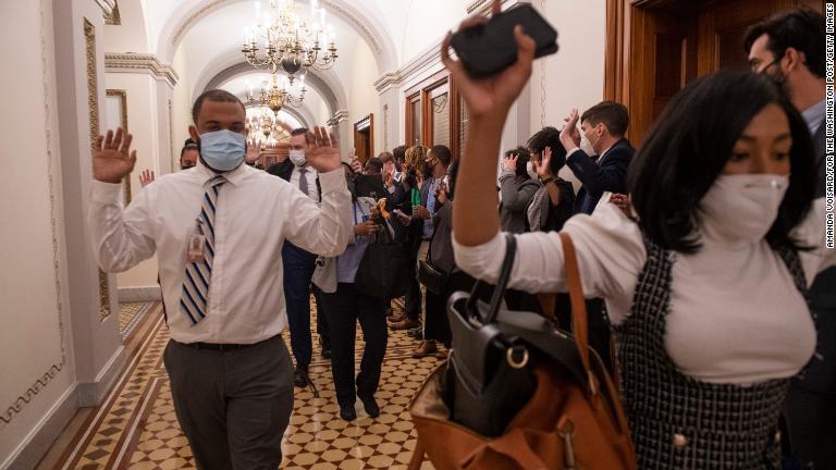 議会スタッフも避難/Amanda Voisard/For The Washington Post/Getty Images