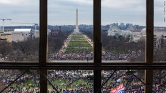 議事堂内部からトランプ氏支持者を見た光景