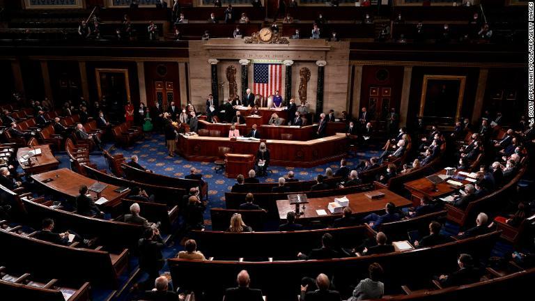 上下両院合同会議が始まる＝６日/J. Scott Applewhite/Pool/AFP/Getty Images