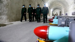 イラン、地下ミサイル基地を公開　ペルシャ湾沿岸部