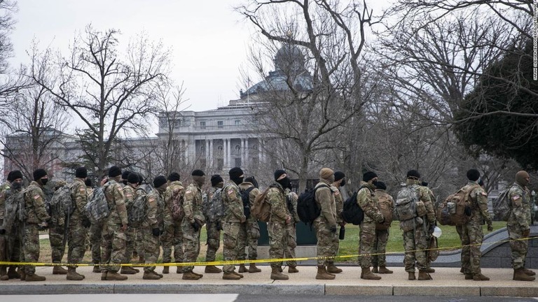 ＦＢＩによると、米国各地の議会議事堂で２０日までに「武装デモ」が計画されている/Sarah Silbiger/Bloomberg/Getty Images