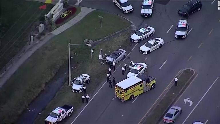 米フロリダ州で男が意図的に車両をぶつけ、別の車両に乗っていた保安官代理が死亡した/Bay News 9
