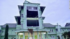 地震で損壊したマムジュの病院
