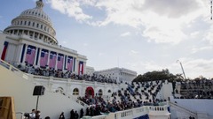 連邦議会議事堂の西側正面で演説をするバイデン大統領