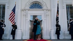 大統領として初めてホワイトハウスに到着するバイデン氏