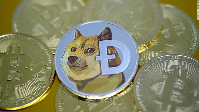 柴犬のロゴで人気の仮想通貨「ドージコイン」が３７０％以上の高騰を記録した/Yuriko Nakao/Getty Images