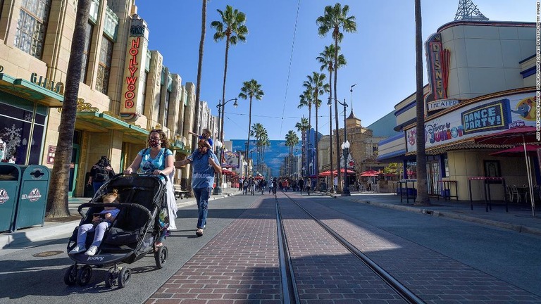 ディズニー・カリフォルニア・アドベンチャー・パークが約１年ぶりに限定的な営業を再開する/Jeff Gritchen/MediaNews Group/Orange County Register/Getty Images