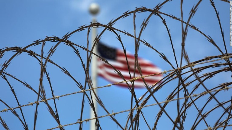 米国のバイデン政権がグアンタナモ収容所を閉鎖する方針を明らかにした/John Moore/Getty Images South America/Getty Images