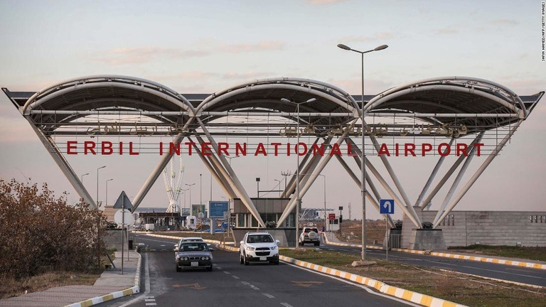 アルビル国際空港の入り口の様子＝２０１９年１２月２４日/Safin Hamed/AFP/Getty Images