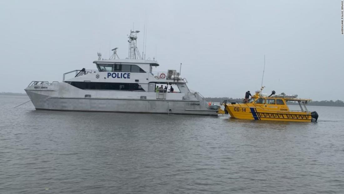 ヒンチンブルック島付近で行われた捜索救助活動の様子/Queensland Police Service