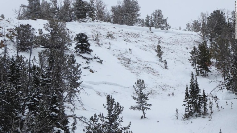 米モンタナ州で小学校の校長が雪崩に巻き込まれて死亡した/Gallatin National Forest Avalanche Center