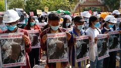 ミャンマー抗議デモで初の死者、頭部撃たれた女性が死亡
