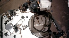 火星探査車「パーサビアランス」に搭載されたナビゲーション用カメラがとらえた映像＝２月２０日