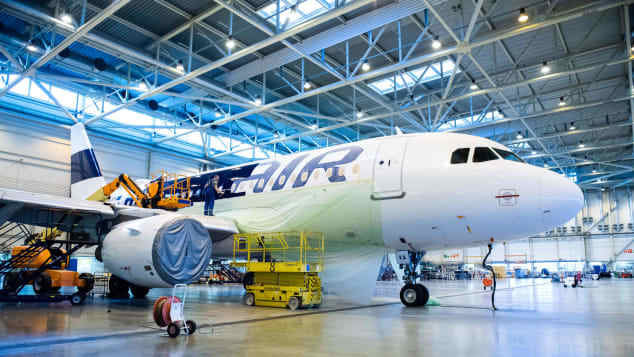 Cnn Co Jp 飛行機の機体もリサイクル 退役航空機の解体作業を追う 2 4 Cnn Co Jp 飛行機の機体もリサイクル 退役航空機の解体作業を追う 2 4