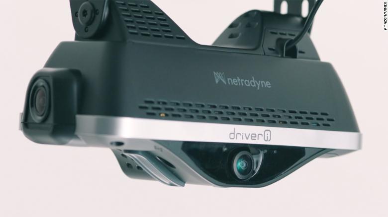 宅配用車両の車内カメラには人工知能(AI)が搭載されている/Amazon/Vimeo