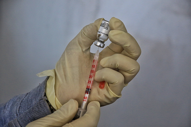 インドの製薬会社バーラト・バイオテックが開発した新型コロナワクチンの「コバクシン」/Vishal Bhatnagar/NurPhoto/Getty Images/FILE