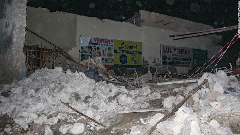 爆発によって損傷した建物/Said Yusuf Warsame/EPA-EFE/Shutterstock