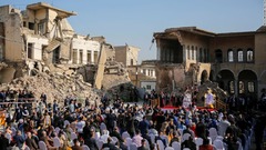 イラク訪問のローマ教皇、瓦礫残るモスルで祈り　希望は「憎しみより強い」