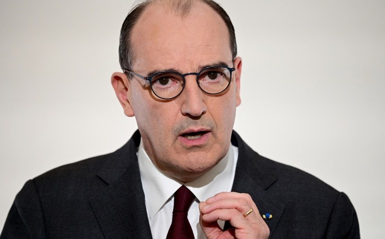 新型コロナ感染第３波の脅威について危機感を表明するフランスのカステックス首相/Martin Bureau/Pool/AFP/Getty Images