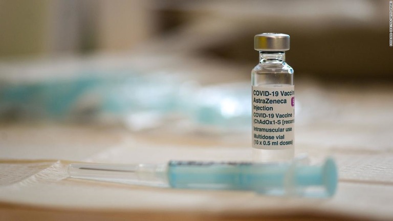 新型コロナのデータを検証した独立機関がアストラゼネカのワクチンに関する情報に懸念を提起している/Finnbarr Webster/Getty Images
