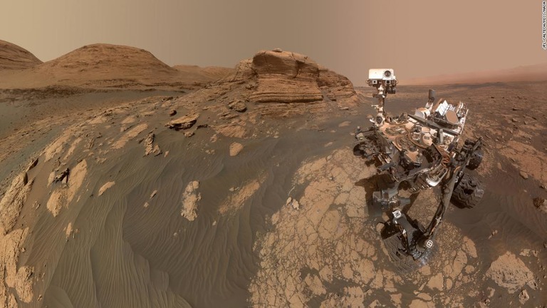 岩石層で「自撮り」するＮＡＳＡの火星探査機キュリオシティ/JPL-Caltech/MSSS/NASA
