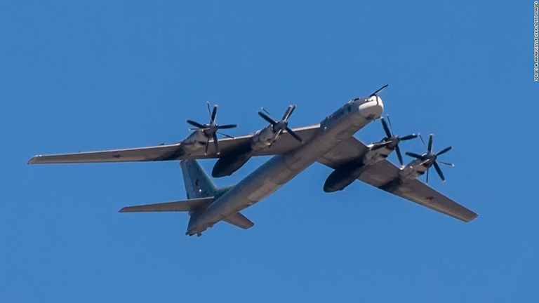 ノルウェーのＦ１６戦闘機はロシアのＴｕ９５爆撃機２機をインターセプトした/Sergey A. Arnautov/Flickr/Getty Images