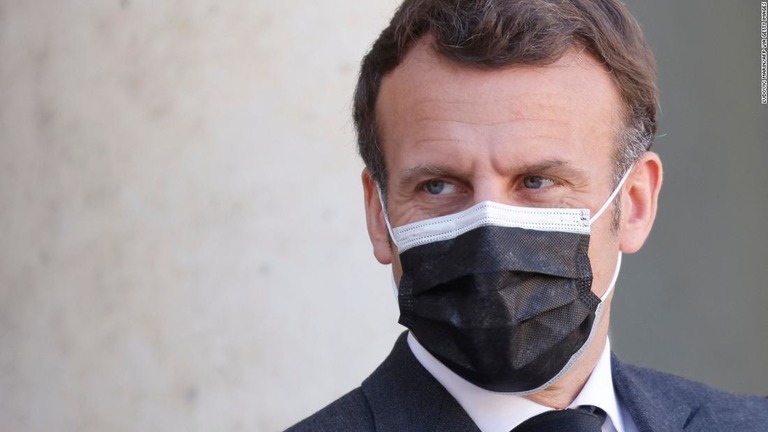 フランスのエマニュエル・マクロン大統領＝３月３０日、フランス・パリのエリゼ宮（大統領府）/LUDOVIC MARIN/AFP via Getty Images