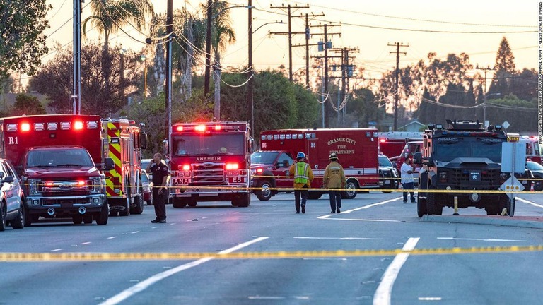 米カリフォルニア州で銃乱射事件が発生し、子ども１人を含む４人が死亡した/Mark Rightmire/MediaNews Group/Orange County Register/Getty Images