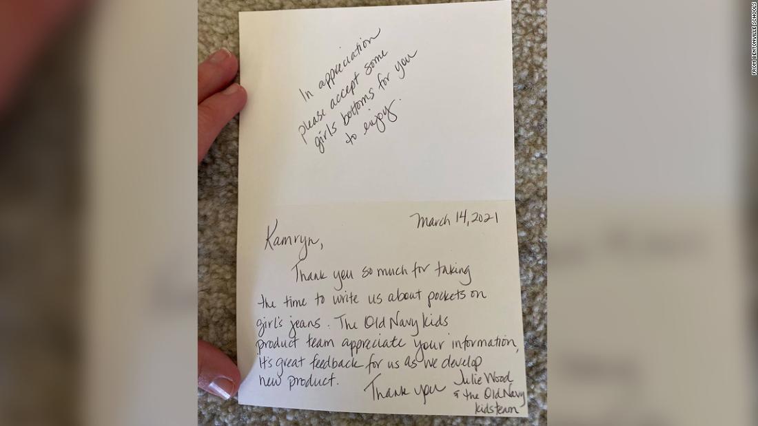 オールドネイビーからは感謝の手紙とともにポケットのついたジーンズが贈られてきた/From Bentonville Schools