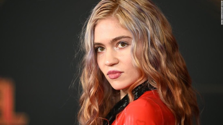 カナダ人ミュージシャンのグライムスさん/Robyn Beck/AFP/Getty Images