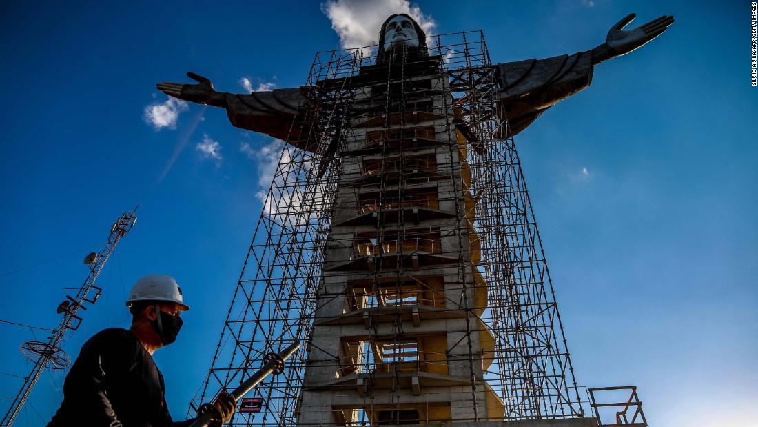 像の高さは４３メートルになる/SILVIO AVILA/AFP/Getty Images