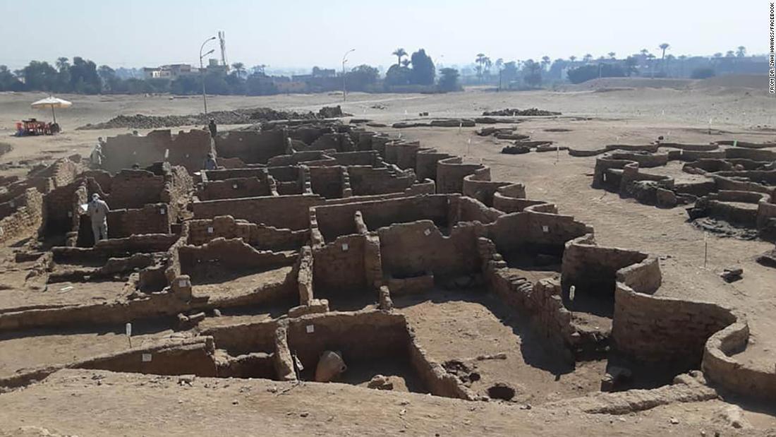 古代エジプトの都市で最大規模となる３０００年前の遺跡が発掘された